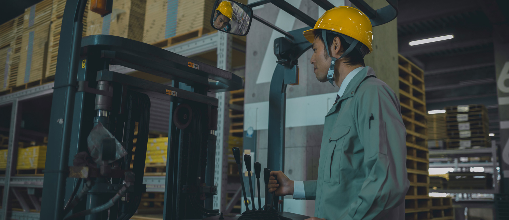 フォークリフト免許を活かして、安定した仕事を